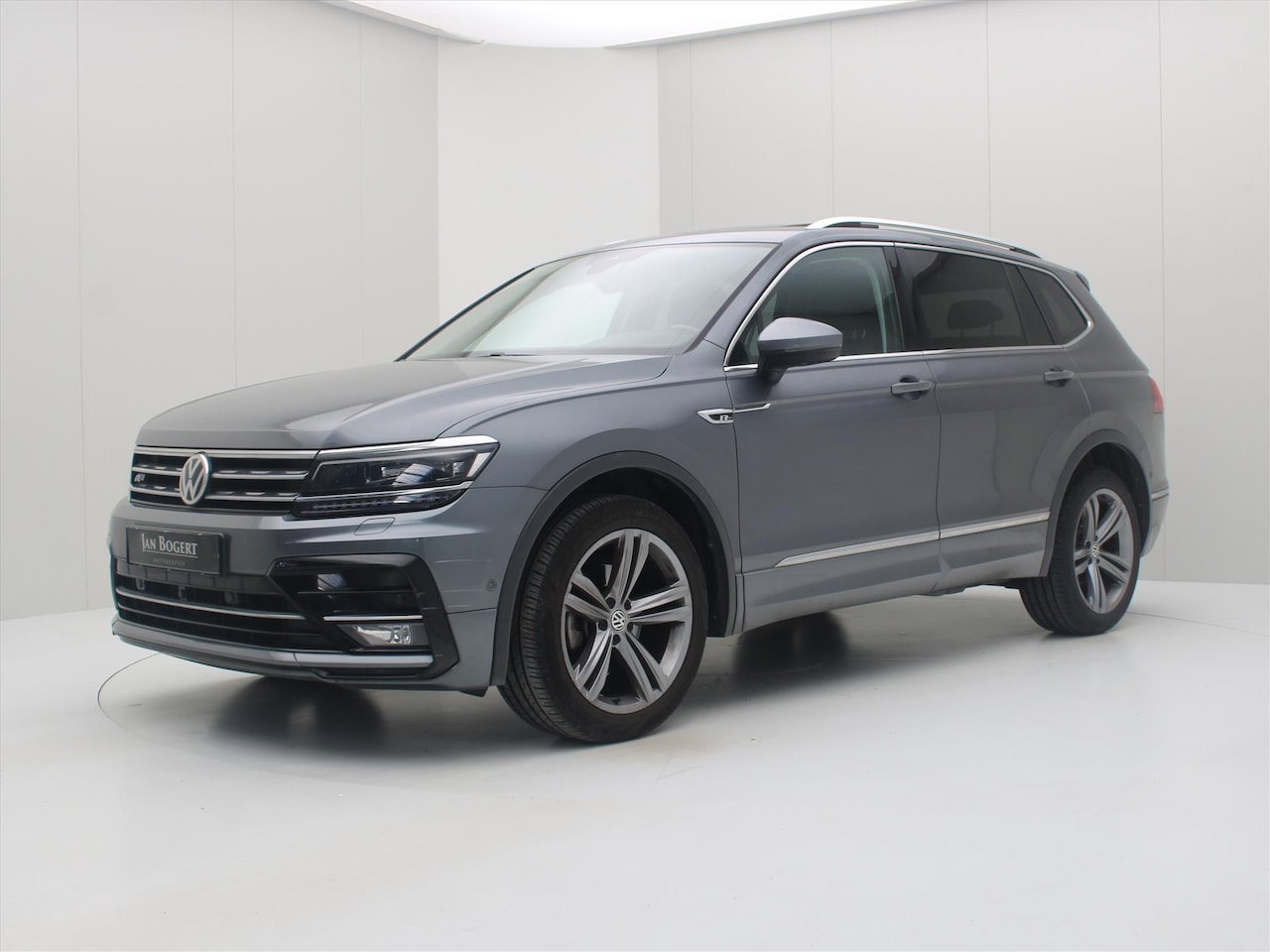 Volkswagen Tiguan Allspace - 1.5 TSI 150pk DSG7 Highline R [ TREKHAAK+PANO+ACC+LED+LEDER+VIRTUAL+CARPLAY ] - AutoWereld.nl