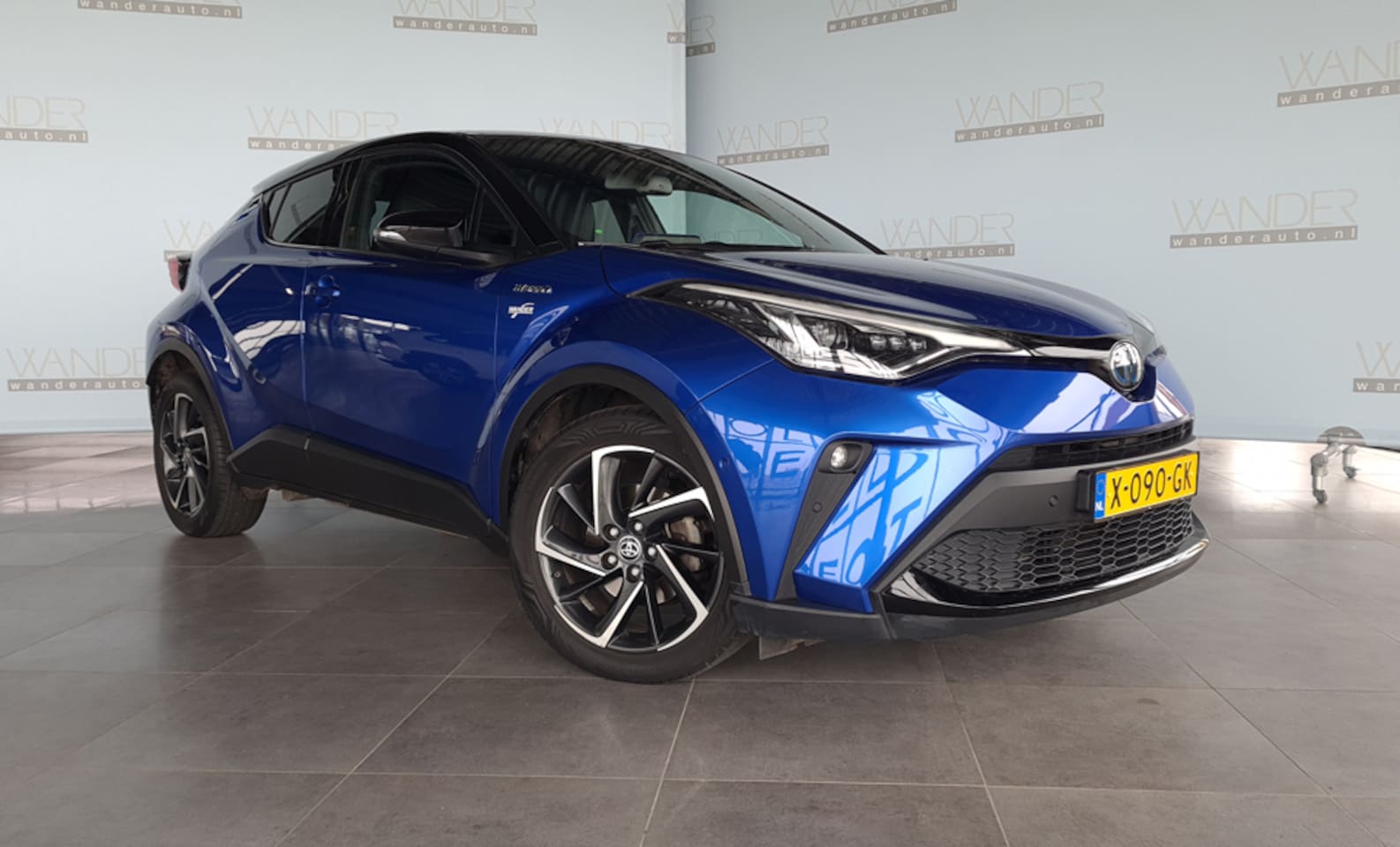 Toyota C-HR - TOYOTA Style Selection NAV JBL Half leder - AutoWereld.nl