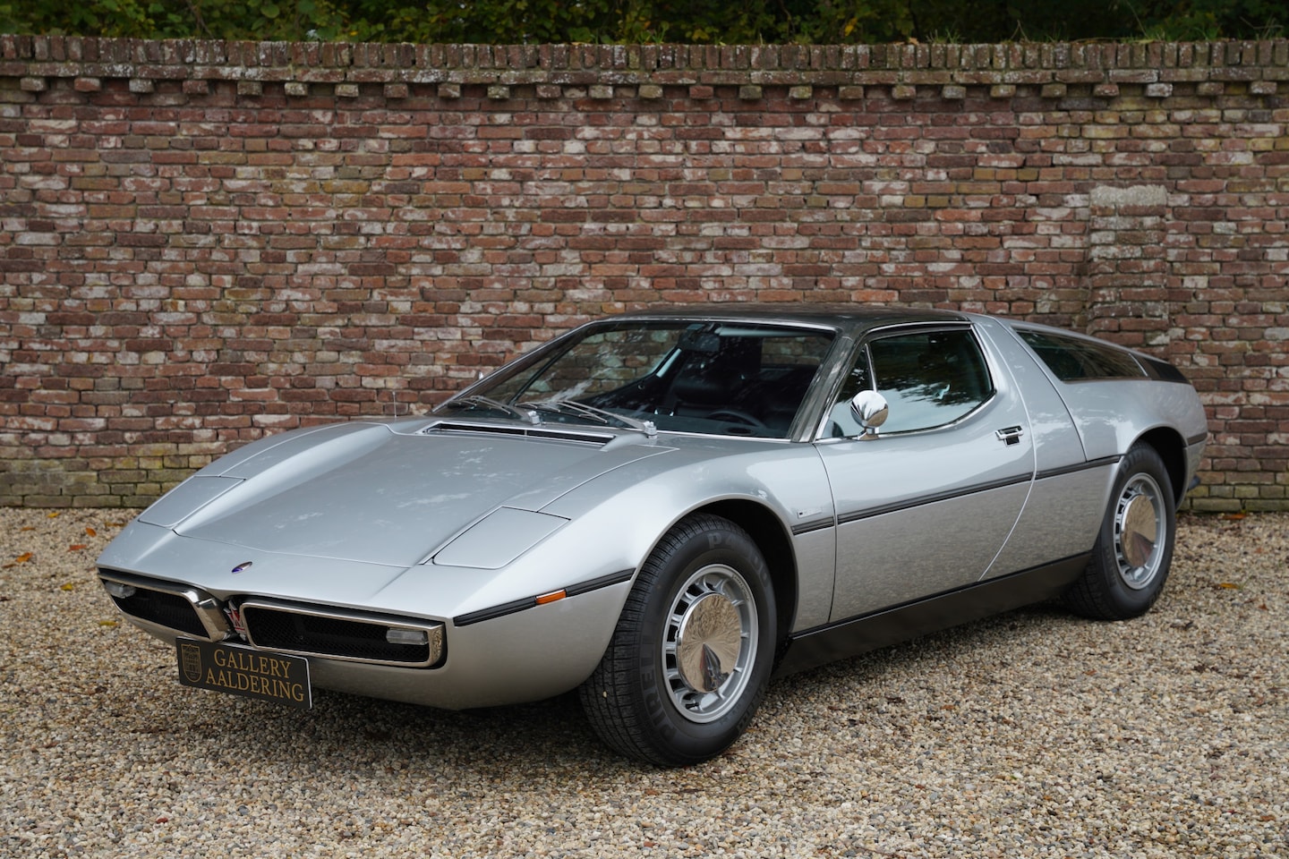 Maserati Bora - 4.7 Original and unrestored condition, A remarkably well-preserved Maserati, Finished in f - AutoWereld.nl