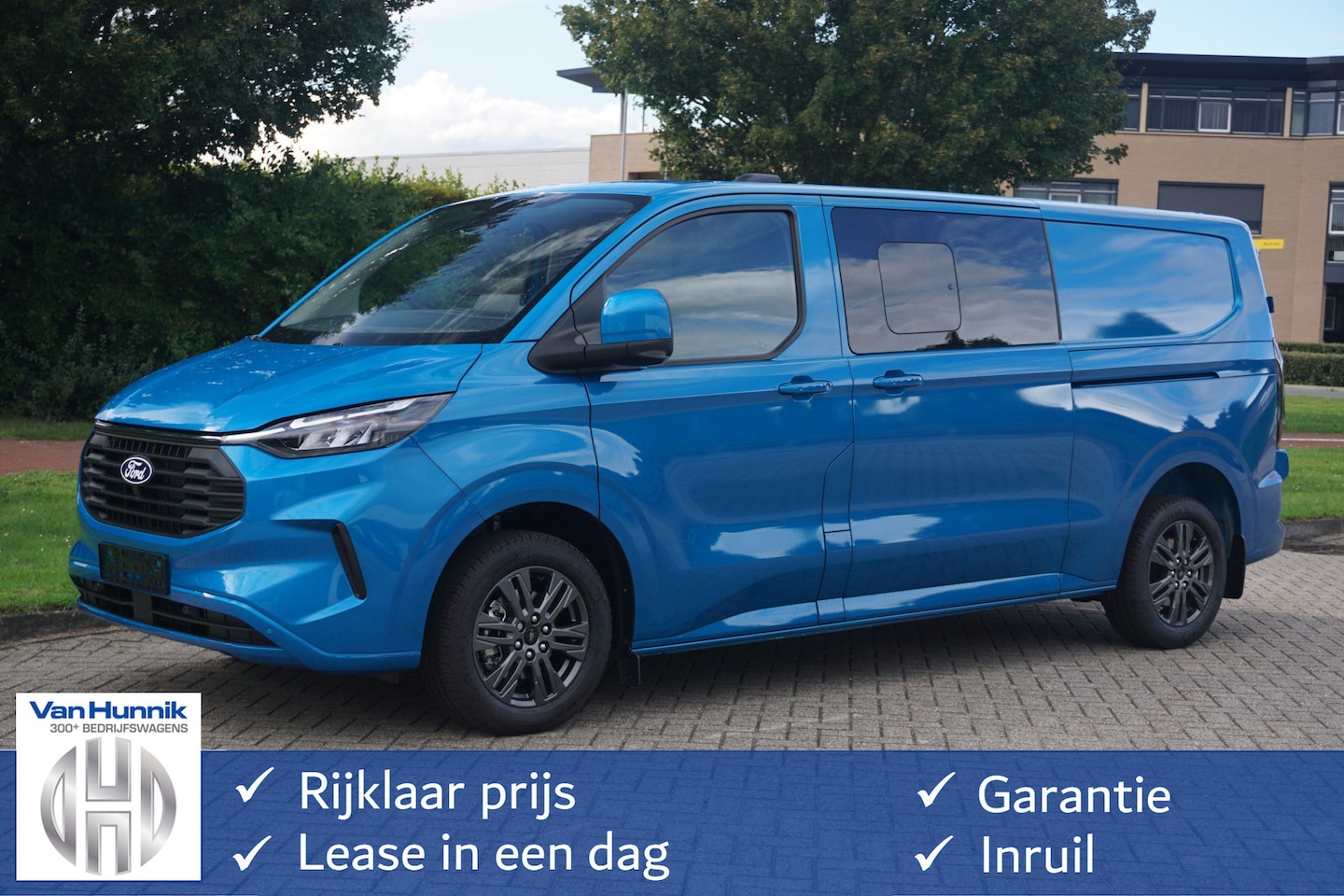 Ford Transit Custom - 320L 170PK DC Limited AUT MY2024 Navi, ACC, Trekhaak, 360° Cam, 17" LM, 2x Schuifdeur!! NR - AutoWereld.nl