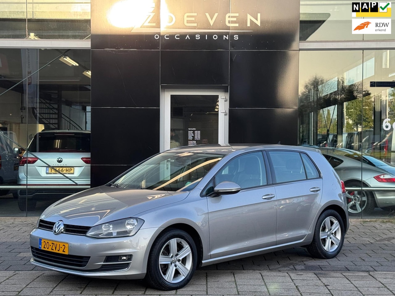 Volkswagen Golf - 1.4 TSI ACT Highline 1.4 TSI ACT Highline - AutoWereld.nl