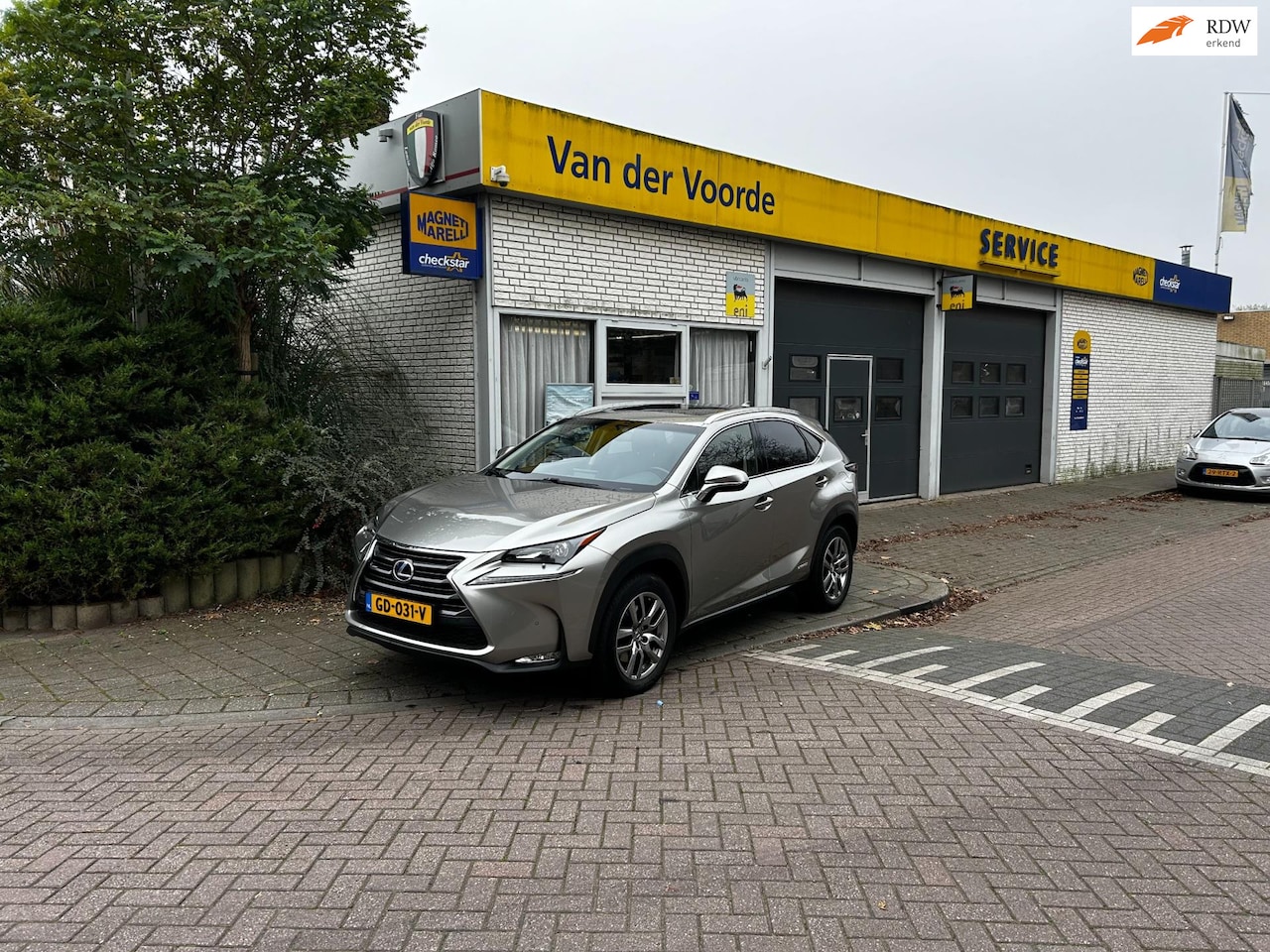 Lexus NX - 300h AWD Luxury Line APPLE CARPLAY - AutoWereld.nl