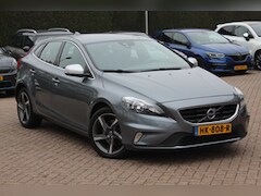 Volvo V40 - 2.0 T3 R-Design / Navigatie / Parkeerhulp achter / Leder&Alcantara / 17'' / Cruise Control