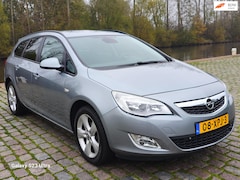 Opel Astra Sports Tourer - 1.4 Turbo Sport airco cruis control parkeer sensor trekhaak navigatie