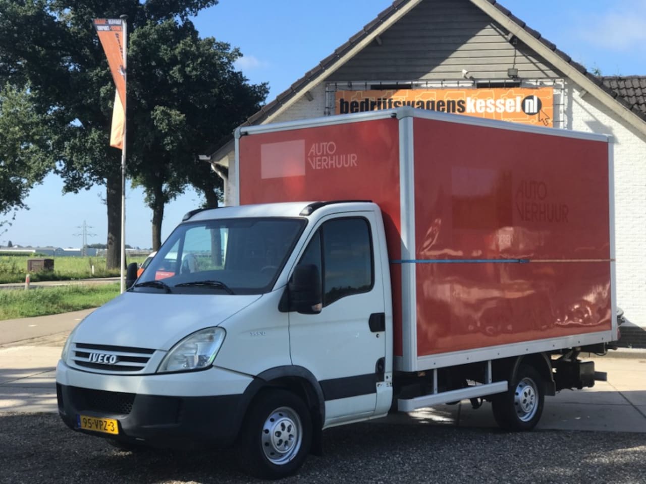 Iveco Daily - 35S10 2.3 HPi Agile Euro 4 Koffer Bakwagen Laadklep chassis schade - AutoWereld.nl