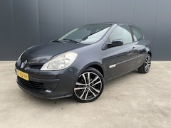 Renault Clio - 1.2-16V Rip Curl PANO DAK AIRCO 17 INCH 3 DEURS