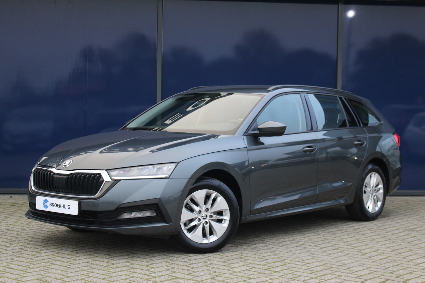 Skoda Octavia Combi - 1.0 e-TSI Business Edition DSG | Carplay | Led | Cruise & climate contr. | Nav | Net binne - AutoWereld.nl