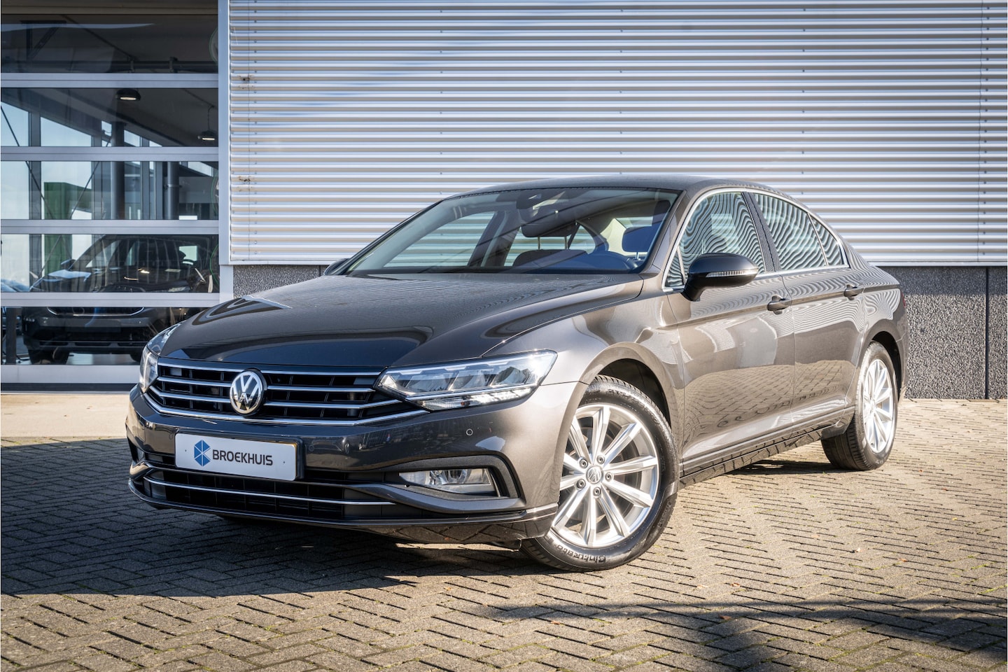 Volkswagen Passat - 1.5 TSI 150PK DSG Comfort Business | Camera| ACC| Stoelverwarming| - AutoWereld.nl