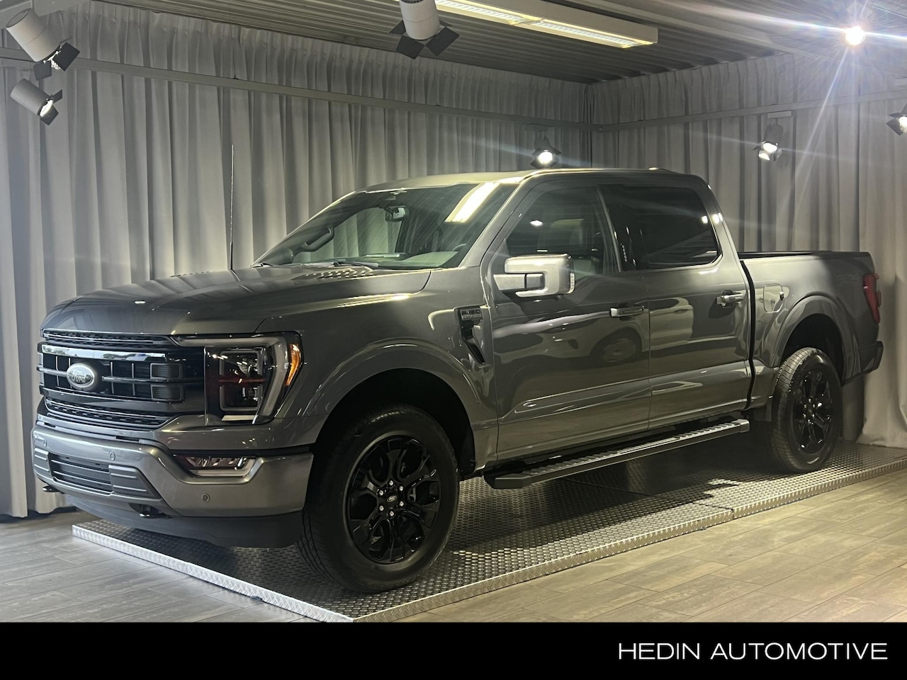 Ford F150 - F-150 LARIAT 5.0 V8 SuperCrew 4x4 FX4 Black Edition - AutoWereld.nl