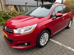 Citroën C4 - 1.2 PureTech Exclusive / Pano'dak / Navi / PDC / Trekhaak