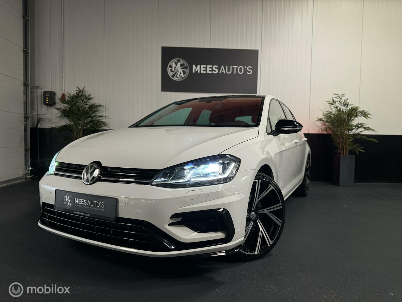 Volkswagen Golf - 1.5 TSI|Highline|DSG|R-Line|LED|Massage|Cam| - AutoWereld.nl