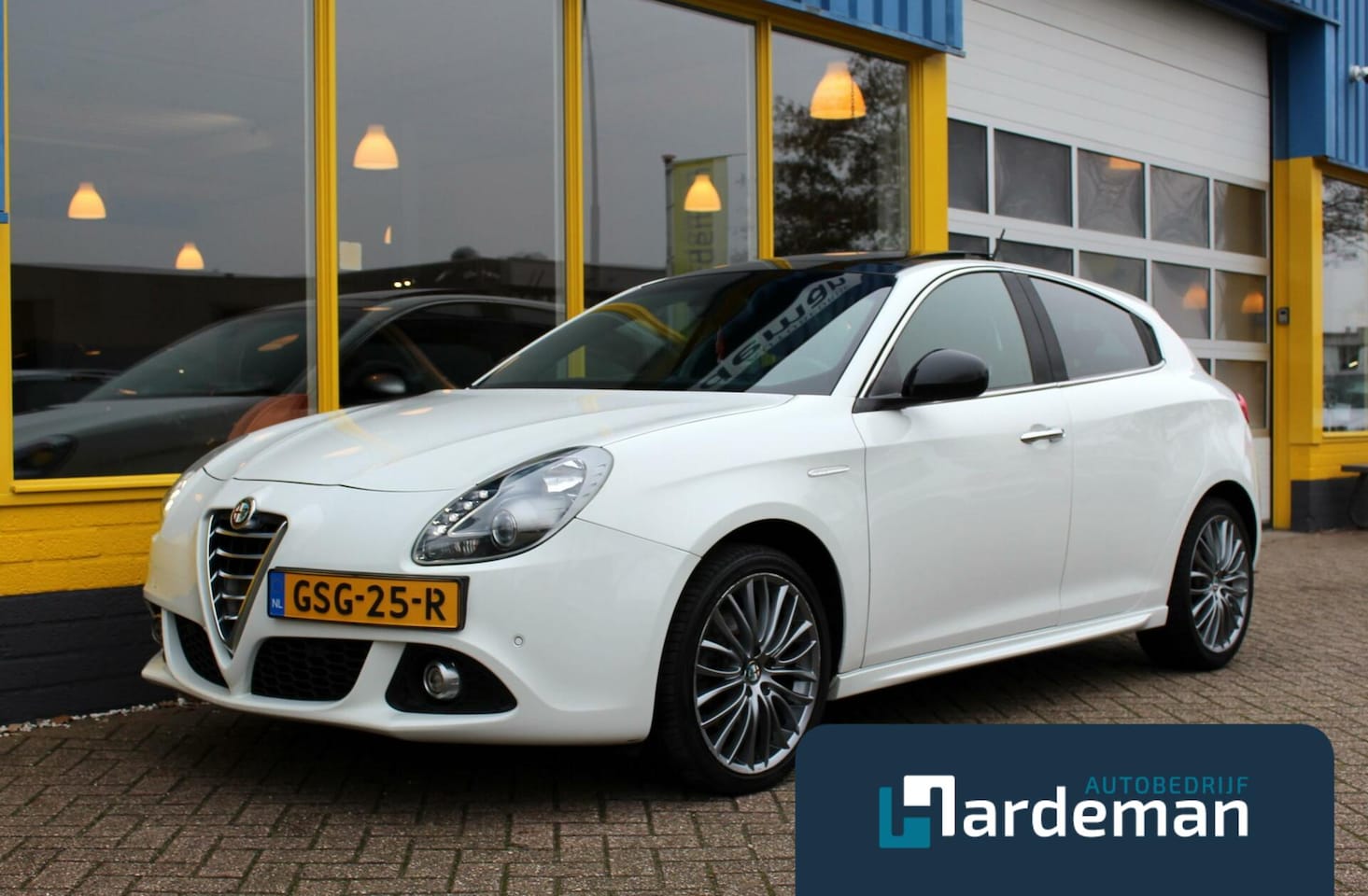 Alfa Romeo Giulietta - 1.4 Turbo 170PK Exclusive Panorama - AutoWereld.nl