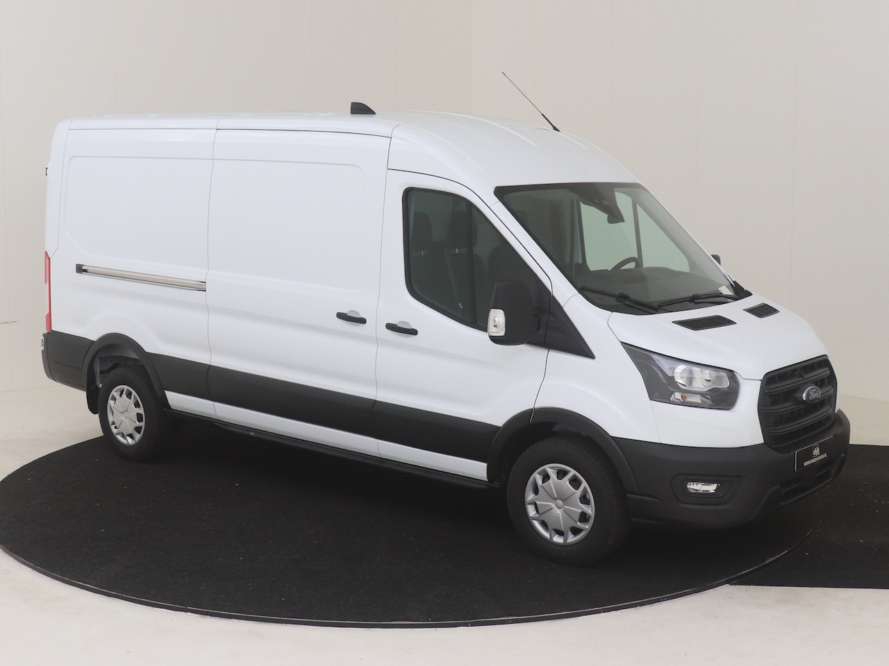 Ford Transit - 350L 170 PK RWD L3H2 Trend AUTOMAAT AIRCO CRUISE CONTROL CAMERA TREKHAAK 3500 KG TREKGEWIC - AutoWereld.nl