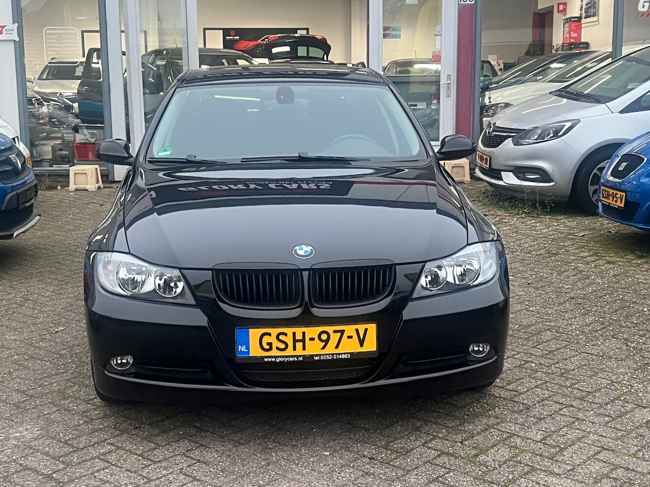 BMW 3-serie - 318i 318i - AutoWereld.nl