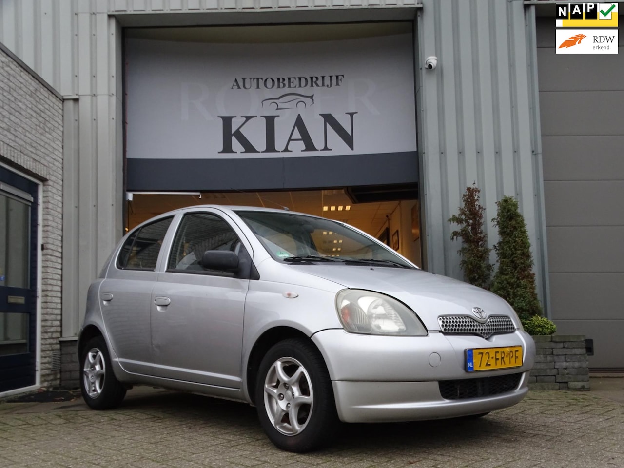 Toyota Yaris - 1.3-16V VVT-i Sol 1.3-16V VVT-i Sol - AutoWereld.nl