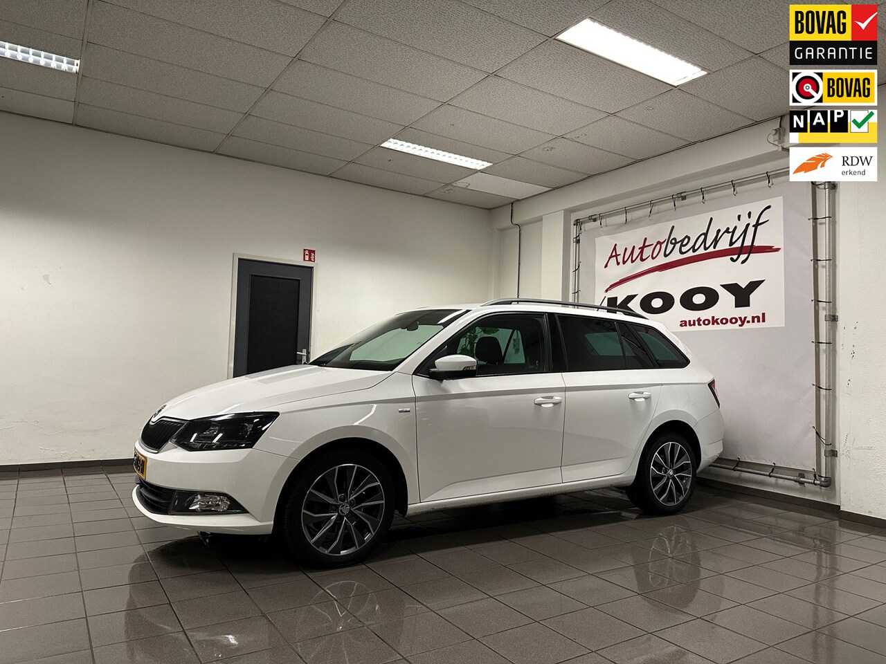 Skoda Fabia Combi - 1.0 TSI Drive * 1e Eig / Dealer onderhouden / Navigatie / Trekhaak / NL Auto * - AutoWereld.nl