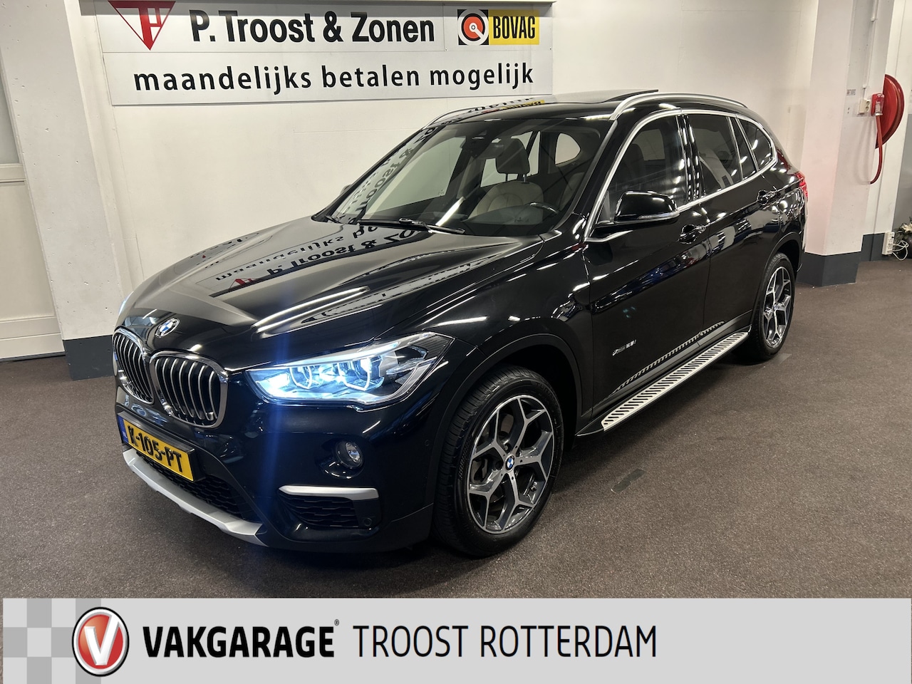 BMW X1 - xDrive25i High Executive 232PK Automaat | Panoramadak | Head up display | Lederen bekledin - AutoWereld.nl