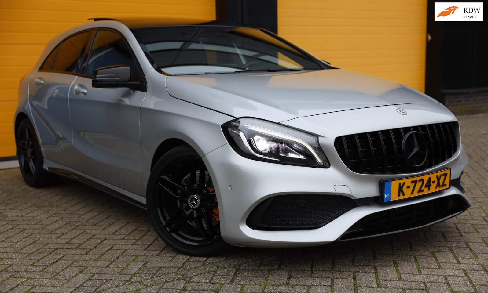 Mercedes-Benz A-klasse - 200 AMG Pakket / Aut / 156 PK / Open Panoramadak / Cruise Control / Navi / Ecc / Elek Pakk - AutoWereld.nl