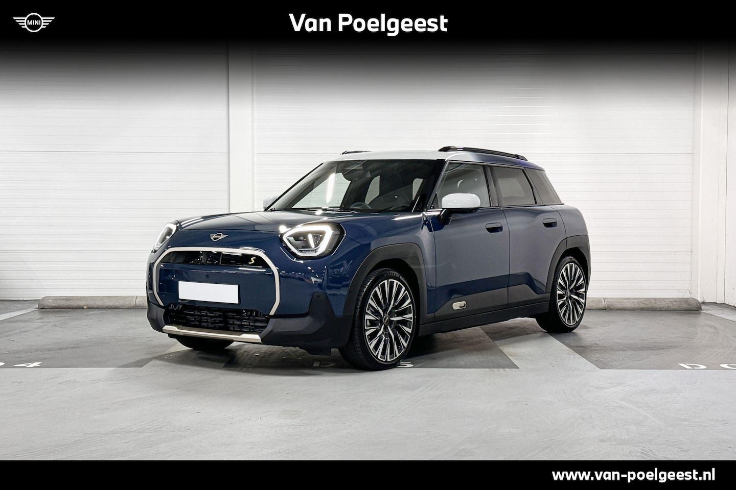 MINI Mini-Electric - Aceman SE | Favoured Uitvoering | Pakket XL | Dak in multitone kleuren blauw - AutoWereld.nl