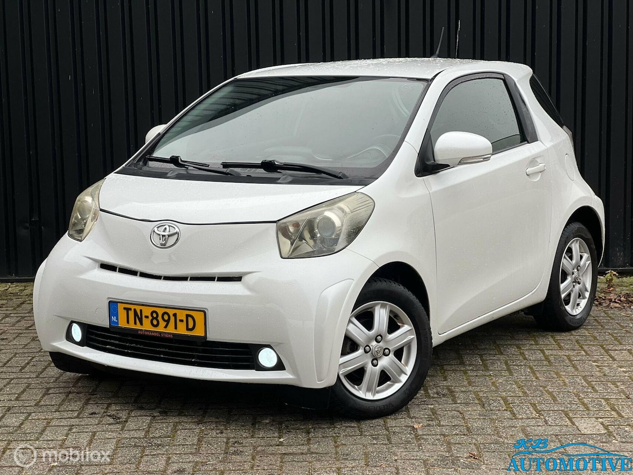 Toyota iQ - 1.0 VVTi Comfort 1.0 VVTi Comfort - AutoWereld.nl