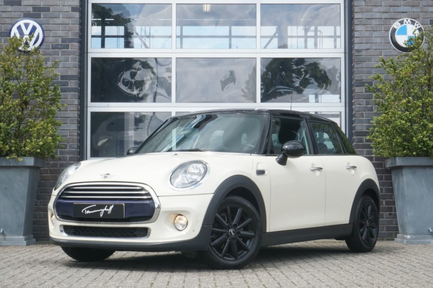 MINI Cooper - 1.5 5-DRS. - NAVI - LEDER - CRUISE - ORG. NL. - AutoWereld.nl