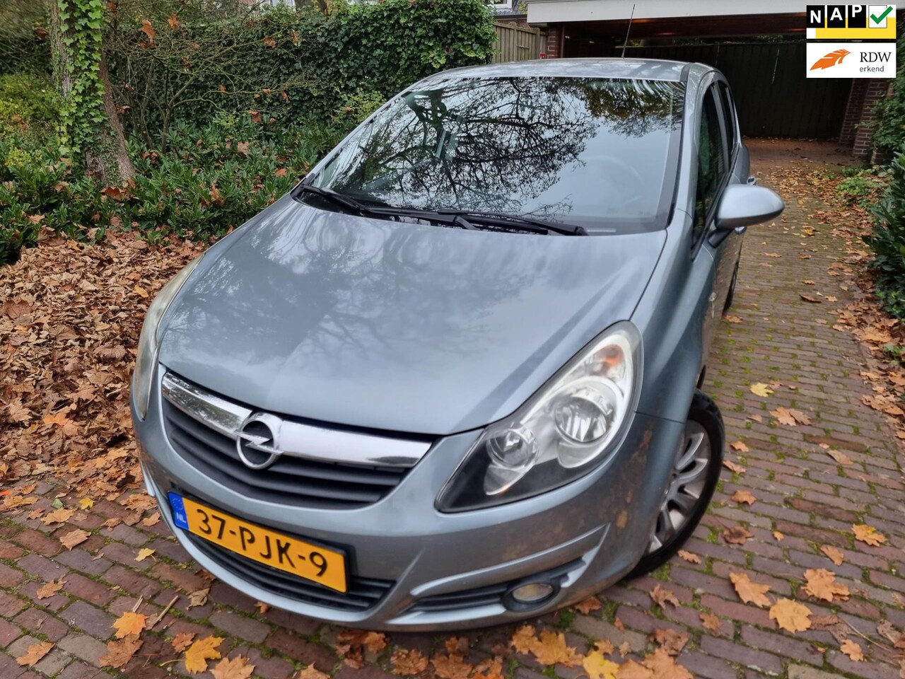 Opel Corsa - 1.2-16V '111' Edition 5-Drs Airco/Lmv/Privacy glass - AutoWereld.nl