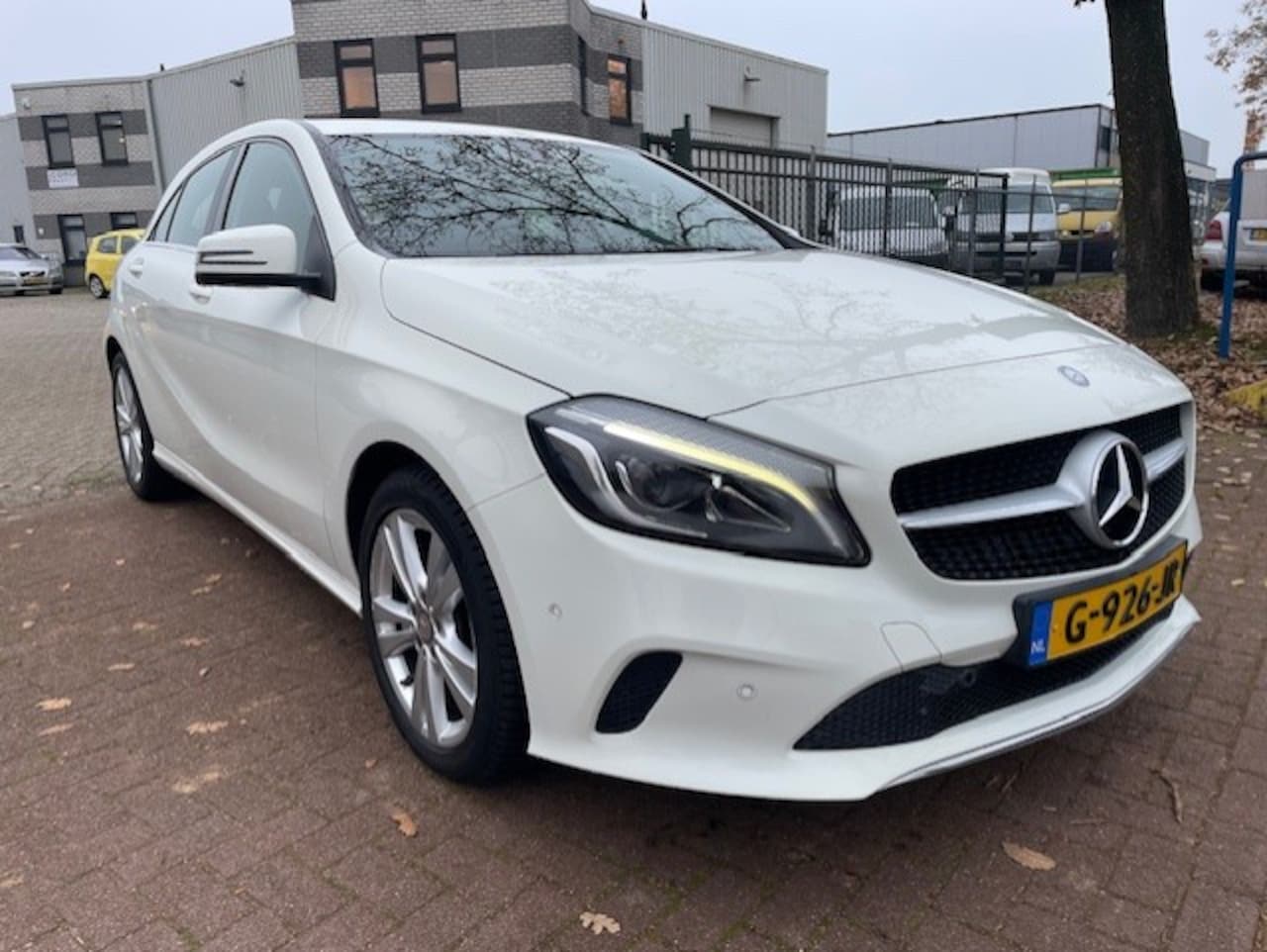 Mercedes-Benz A-klasse - 180 Ambition Automaat 104.000km Airco,Cruisecontrol,Navigatie - AutoWereld.nl