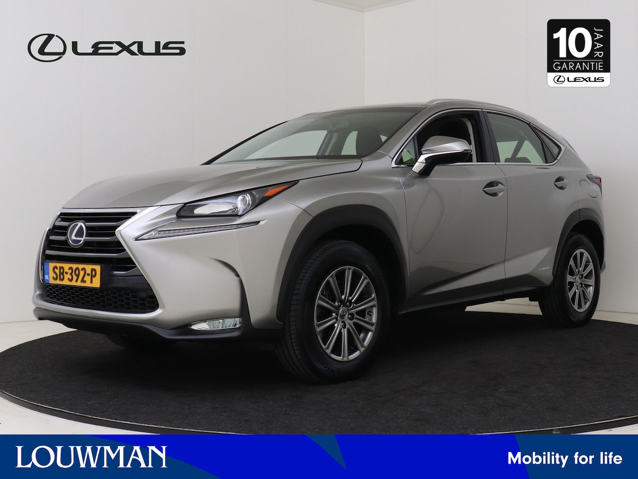 Lexus NX - 300h Business Line Limited | Navigatie | Parkeercamera | Bluetooth | - AutoWereld.nl