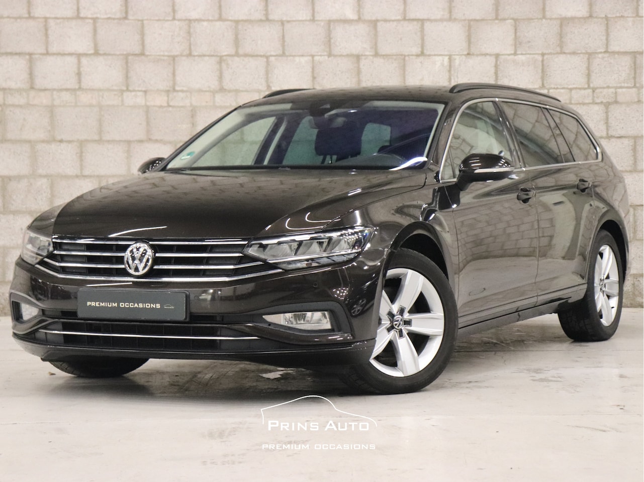 Volkswagen Passat Variant - 1.6 TDI Comfort Business |TREKHAAK|STOELV|CLIMA|CRUISE|NAP| - AutoWereld.nl