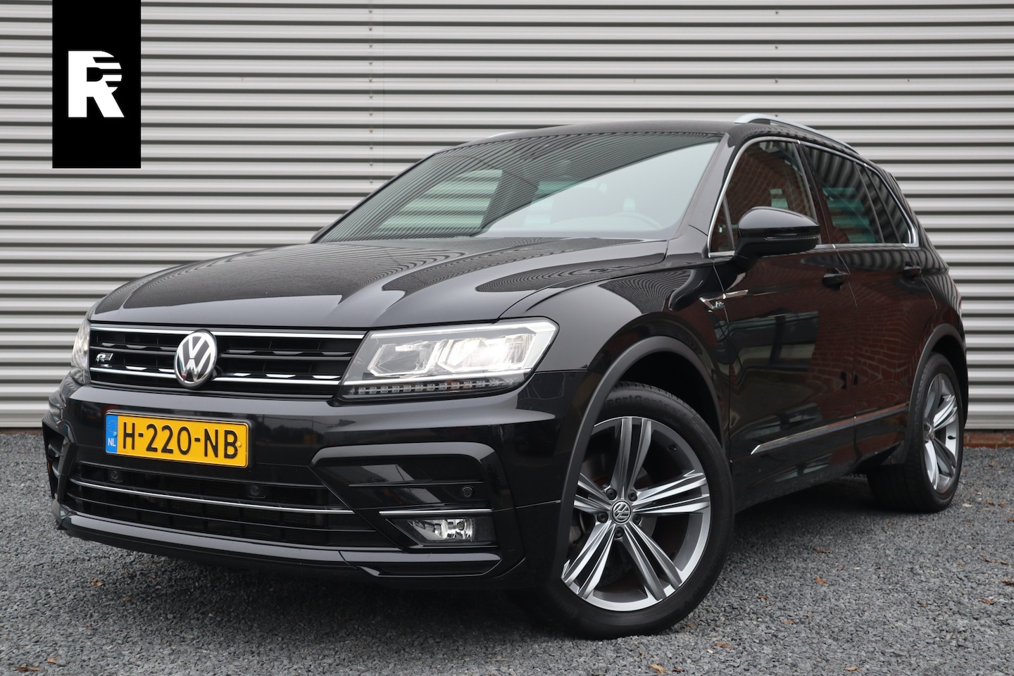 Volkswagen Tiguan - 1.5 TSI ACT Highline Business R-Line Trekhaak / Camera / Digitaal Dashboard / LED / 19inch - AutoWereld.nl