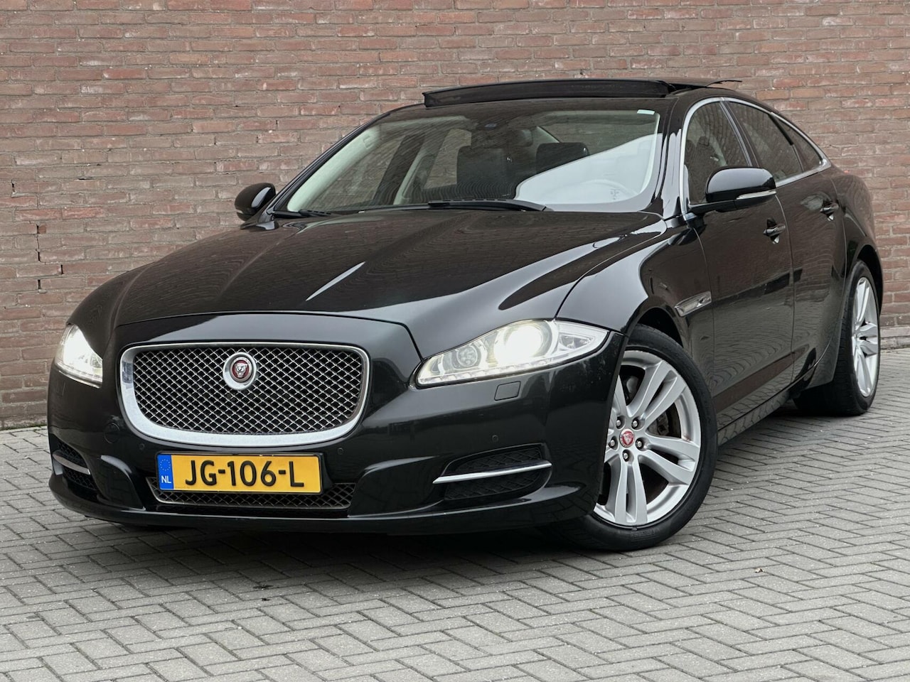 Jaguar XJ - 3.0 V6D Portfolio Leder - Xenon - Pano - Meridian - Navi - AutoWereld.nl