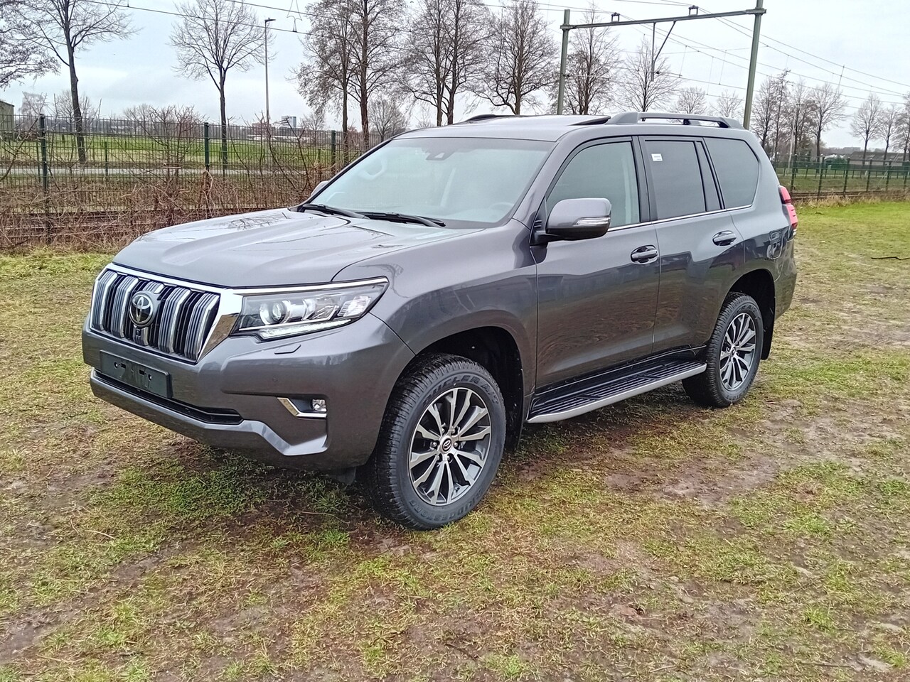 Toyota Land Cruiser - 2.8 D-4D-F Executive Window Van 2.8 D-4D-F Executive Window Van - AutoWereld.nl