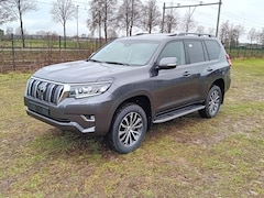 Toyota Land Cruiser - 2.8 D-4D-F Executive Window Van