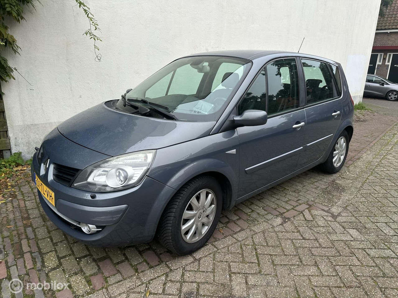 Renault Scénic - 2.0-16V T Tech Line LANGE APK - AutoWereld.nl