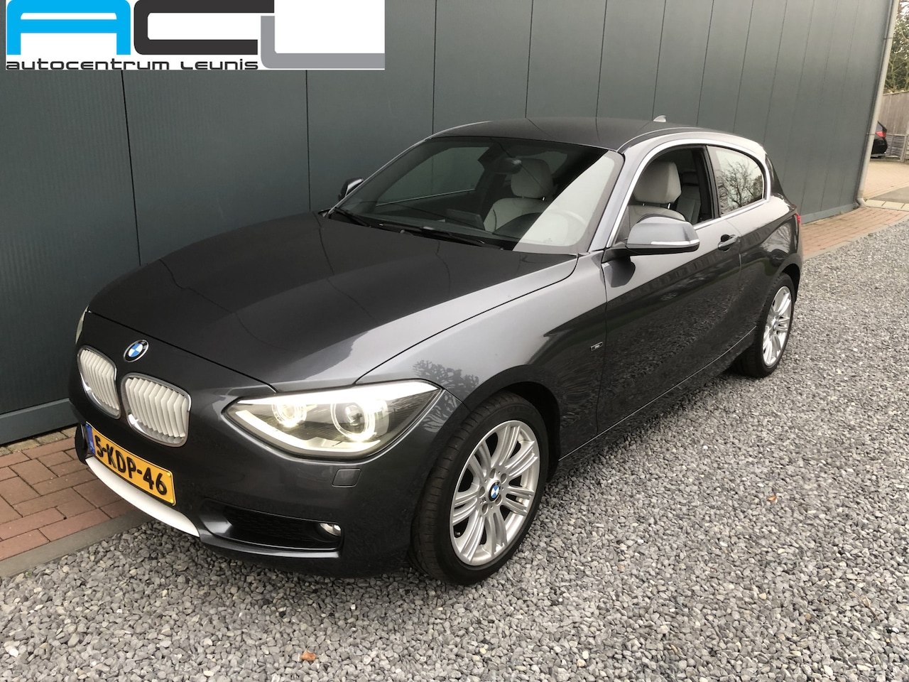 BMW 1-serie - 116i Upgrade Edition Urban Sportline 3-drs - AutoWereld.nl