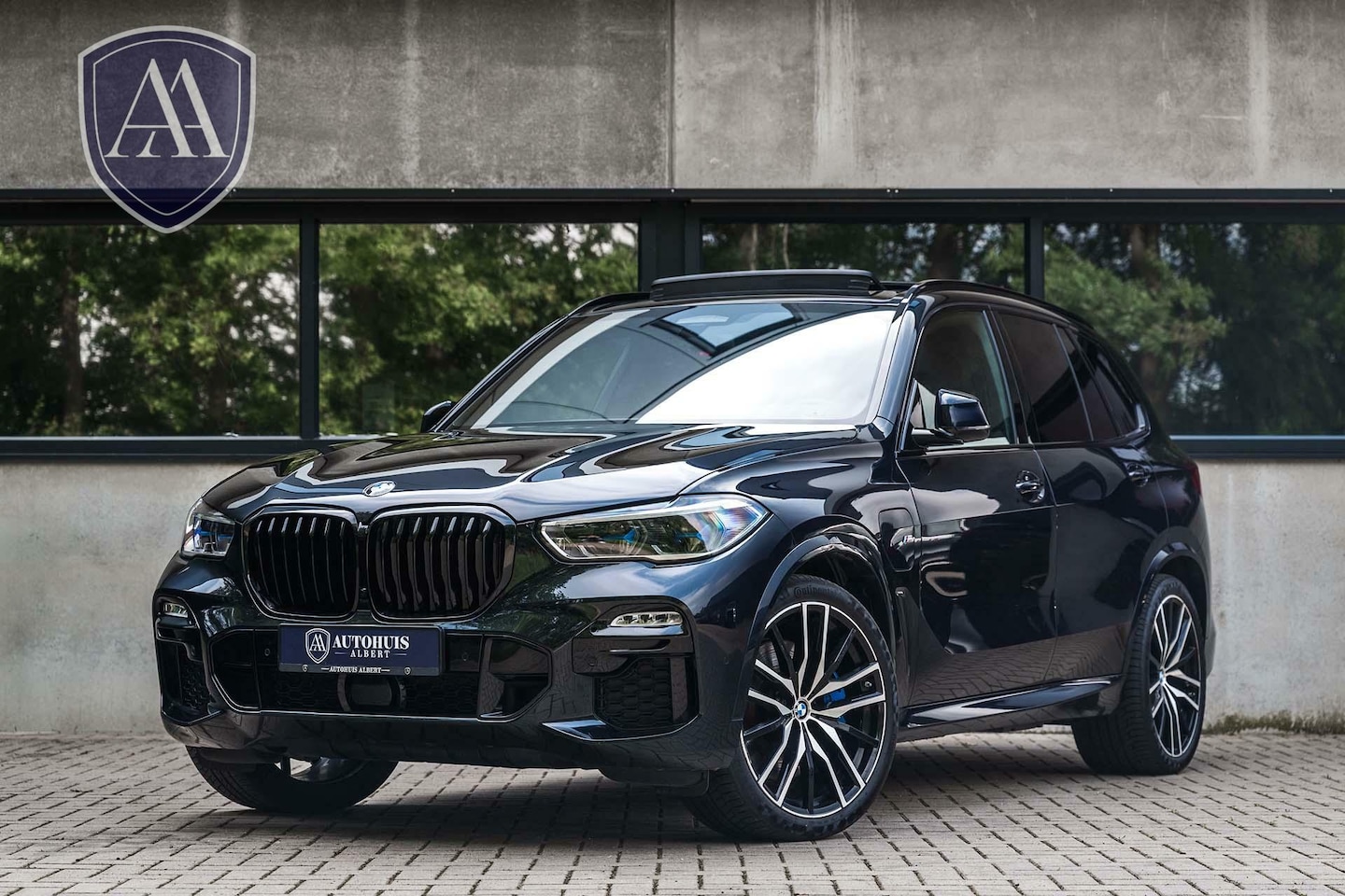 BMW X5 - xDrive45e M-Sport Pano Merino Perf. Seats Carbon 22'' - AutoWereld.nl