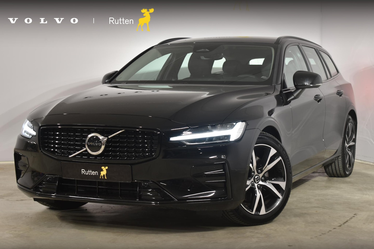 Volvo V60 - B4 211PK Automaat Plus Dark / Google Navigatie / Adaptieve Cruisecontrol / Elektrische Sto - AutoWereld.nl