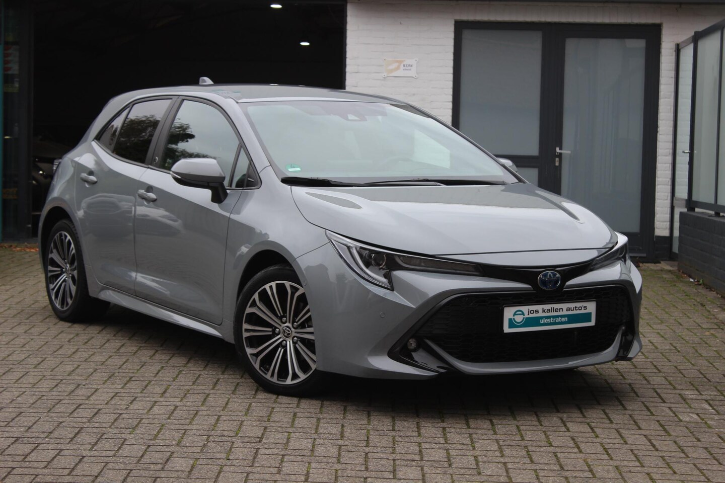 Toyota Corolla - 1.8 Hybrid Dynamic Full LED, Navi/Carplay, Camera, PDC, BLISS, 18", Draadloos Laden, Safet - AutoWereld.nl