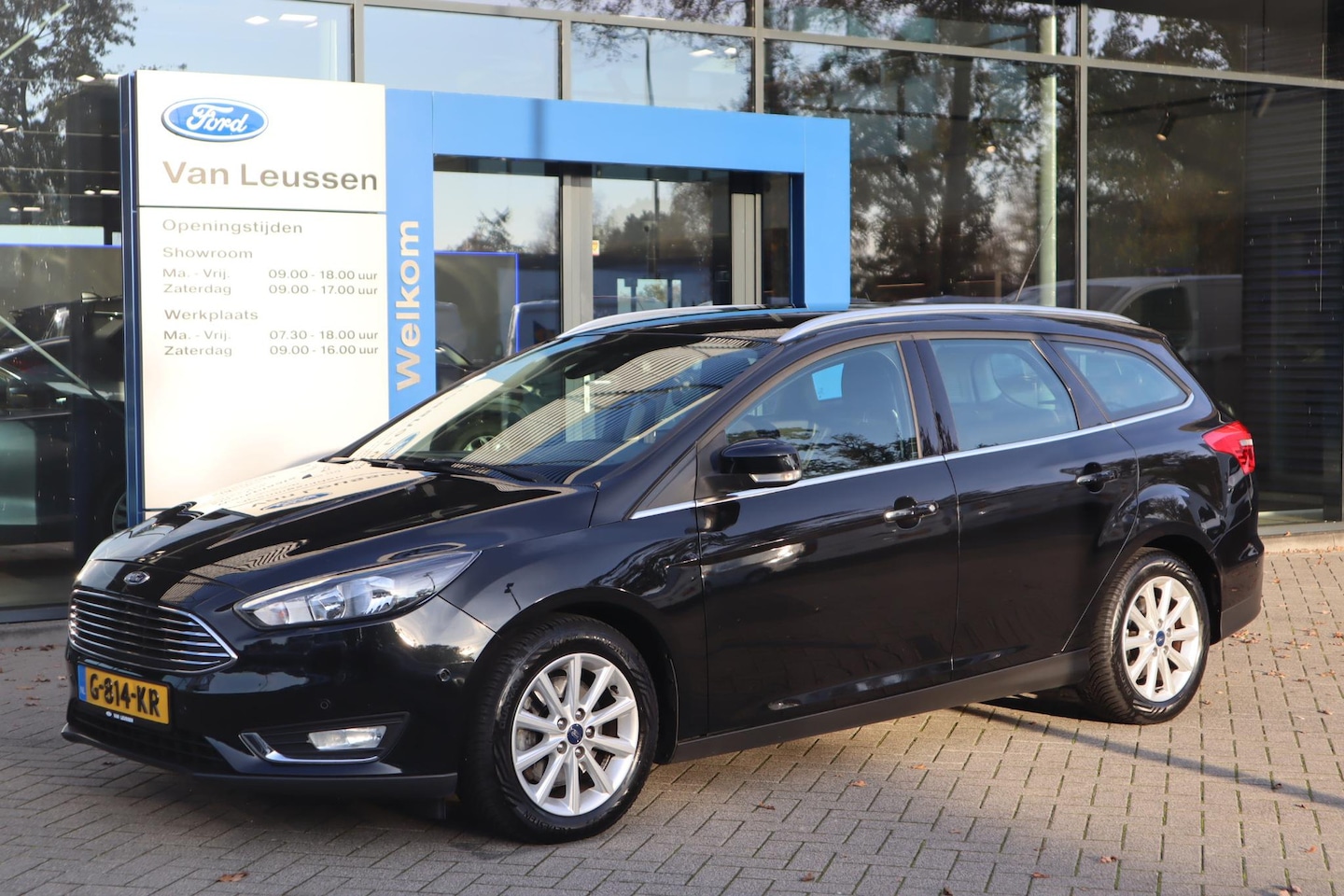 Ford Focus Wagon - 1.5 TITANIUM 182PK NAVI TREKHAAK CLIMA STOEL+STUURVERW. PARK-SENSOREN LM-VELGEN - AutoWereld.nl