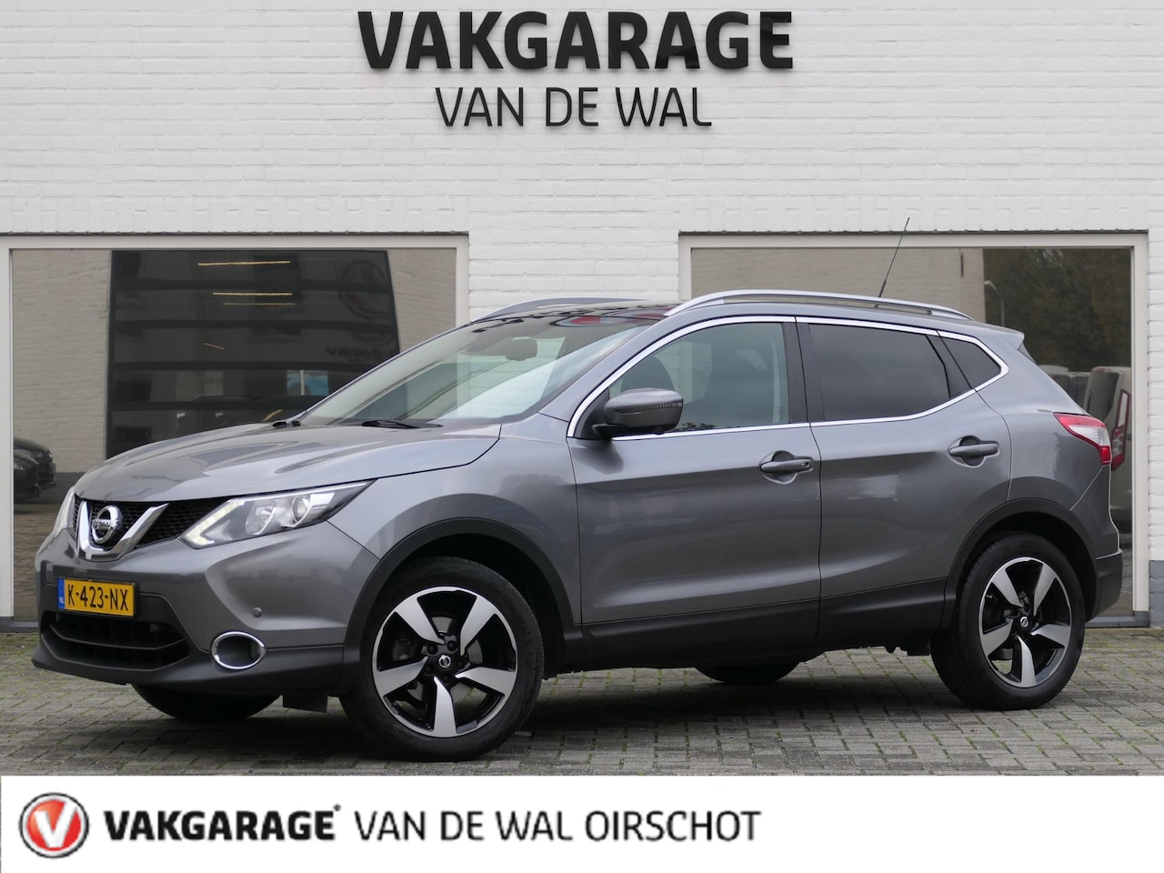 Nissan Qashqai - 1.2 N-Vision | 360°-camera | Trekhaak | Panoramadak | Keyless entry | Navigatie | Cruise C - AutoWereld.nl