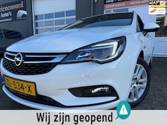 Opel Astra Sports Tourer - 1.0 Turbo 120 Jaar Edition van 1ste Eig met parkeersensoren / camera en navigatie en bluet