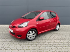 Toyota Aygo - 1.0-12V Aspiration Red 2011 ( nieuwstaat )