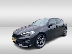 BMW 1-serie - 118i Executive Edition / Camera / Virtual Cockpit / Navi. / Sportstoelen / DAB / Cruise Co