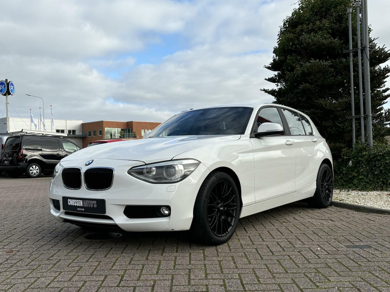 BMW 1-serie - 116i 116i, Airco, Xenon, Stoelverwarming, 17 inch! - AutoWereld.nl