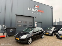 Ford Fiesta - 1.3 Ambiente. Zeer nette schoon Auto