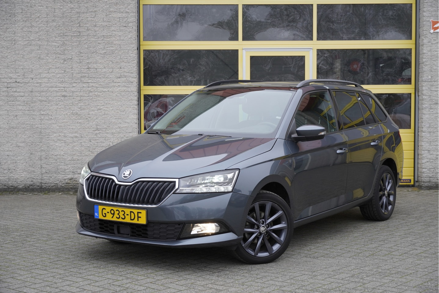 Skoda Fabia Combi - 1.0 Business Edition Plus BJ2019 Lmv 16" | Led | Pdc | Navi | Panoramadak | Climate contro - AutoWereld.nl