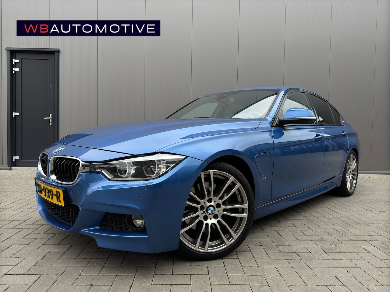 BMW 3-serie - 330e M-Sport High Executive Alcantara HK Audio - AutoWereld.nl