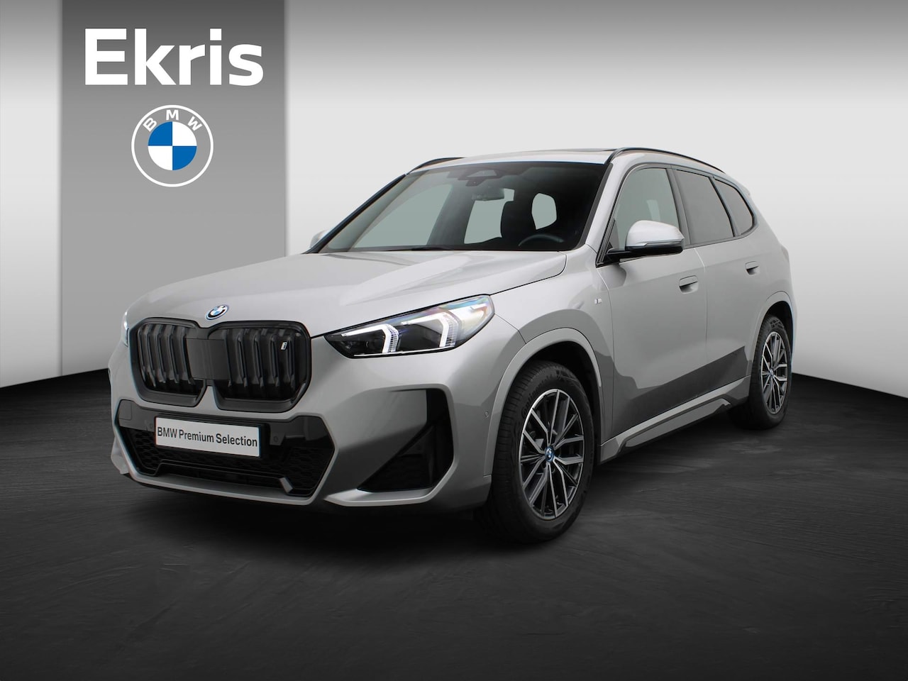 BMW iX1 - xDrive30 M Sportpakket | Premium Pack | Travel Pack | Stuurwielrand Verwarmd | Trekhaak | - AutoWereld.nl