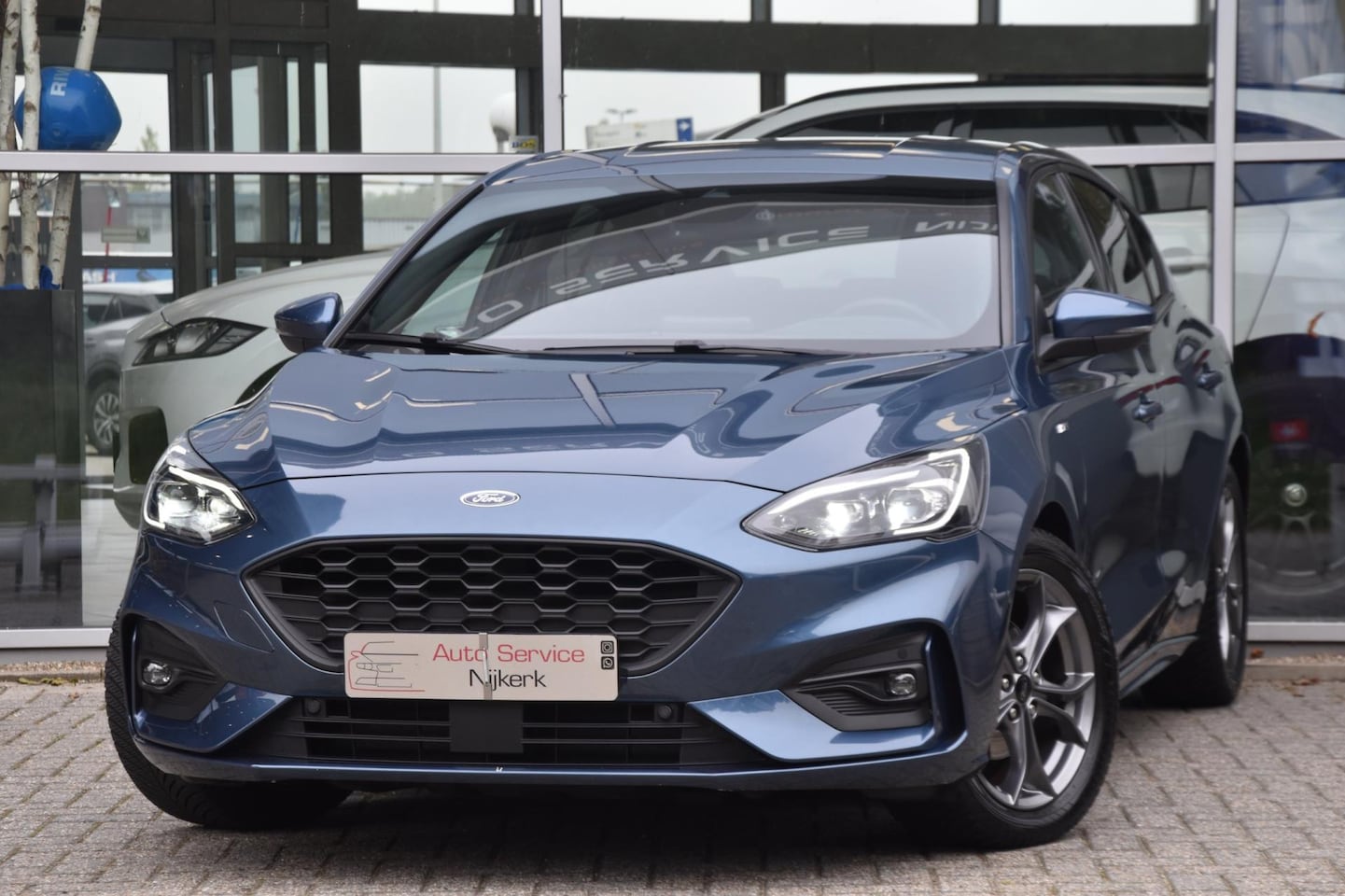 Ford Focus - 1.0 EcoBoost Hybrid Active X Business Airco Camera Led Btw + Inruil Mogelijk - AutoWereld.nl