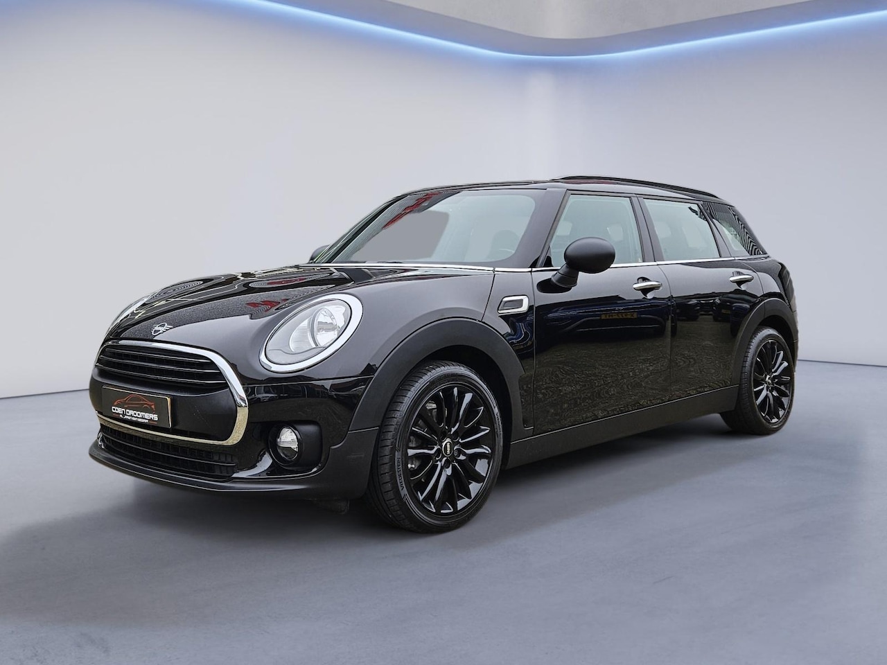 MINI Clubman - 1.5 Business Edition / Panoramadak / Navi / 17'' LMV / Elek. verstel + inklapbare spiegels - AutoWereld.nl